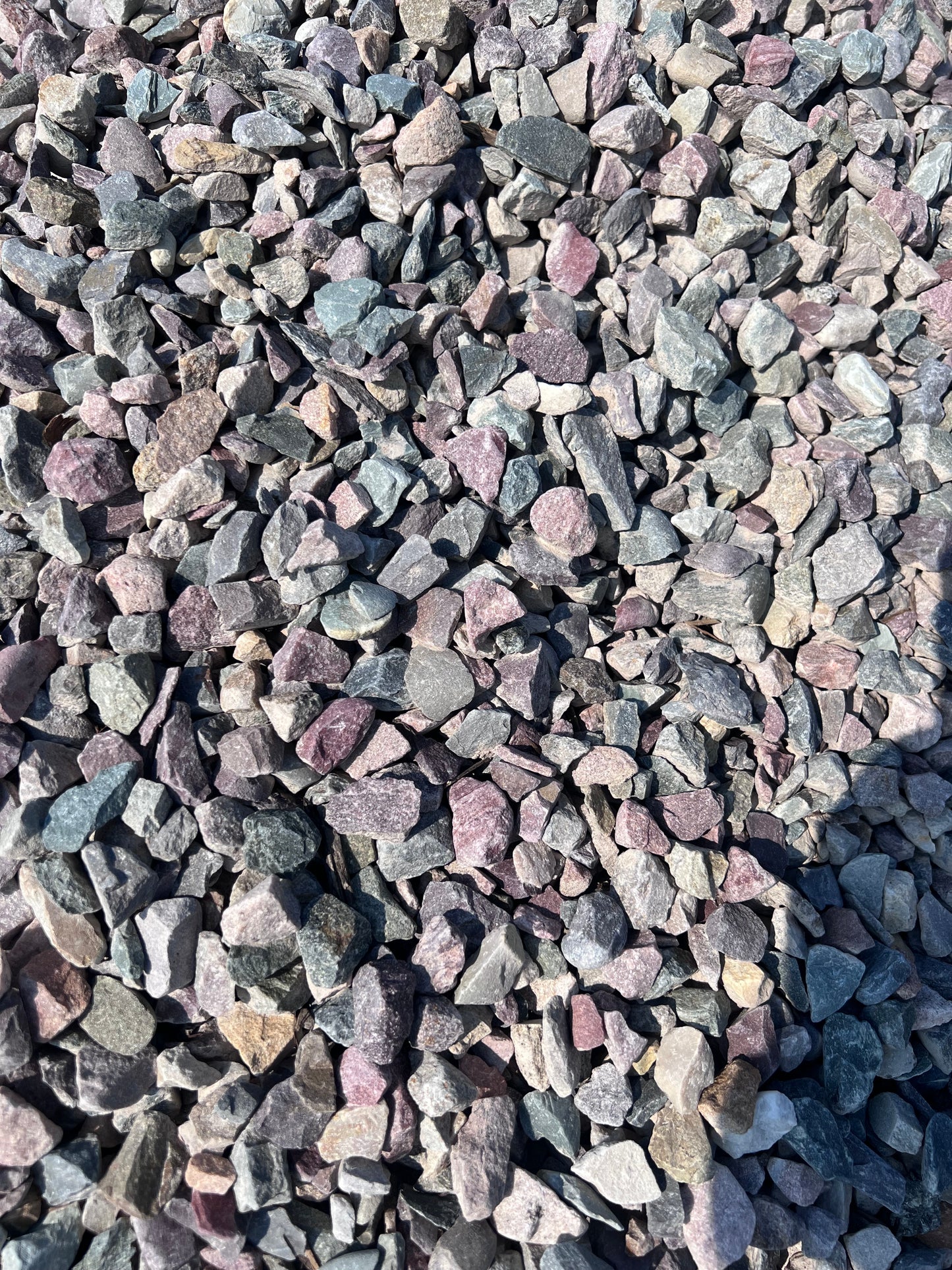 3/4" Crushed (Chip) Rainbow Rock